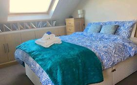 Scrabo View - King Bedroom With Private Bathroom